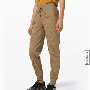 Like new unlined Lululemon Mid rise dance studio jogger.